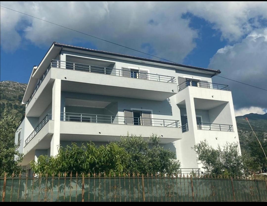 Pulo Villa *